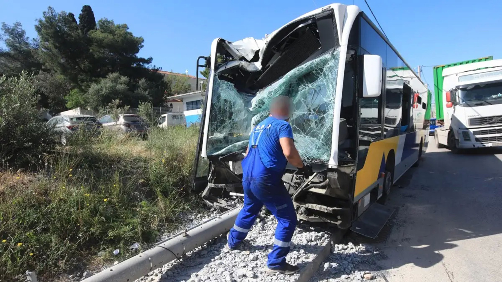 Βούλα: Σύγκρουση δύο λεωφορείων του ΟΑΣΑ -Tουλάχιστον 32 τραυματίες